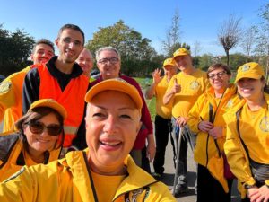 Volontari di Scientology e del gruppo Ecovolontari MI-Ovest