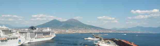 Napoli vista dal mare